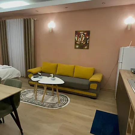 Adora * Tirana